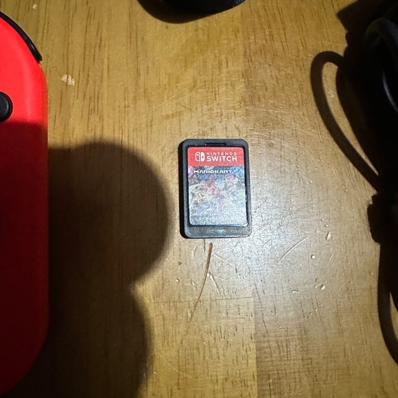 Like New, Nintendo Switch bundle, cases, Mariokart deluxe 8 game - Picture 6 of 8